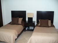 Bedroom with 2 single beds